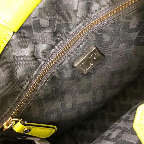 Auth Diane von Furstenberg DVF On the Go Mini Leather Crossbody Handbag - Picture 10 of 16